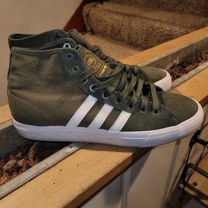 Adidas Hightops Mens Sz 9.5